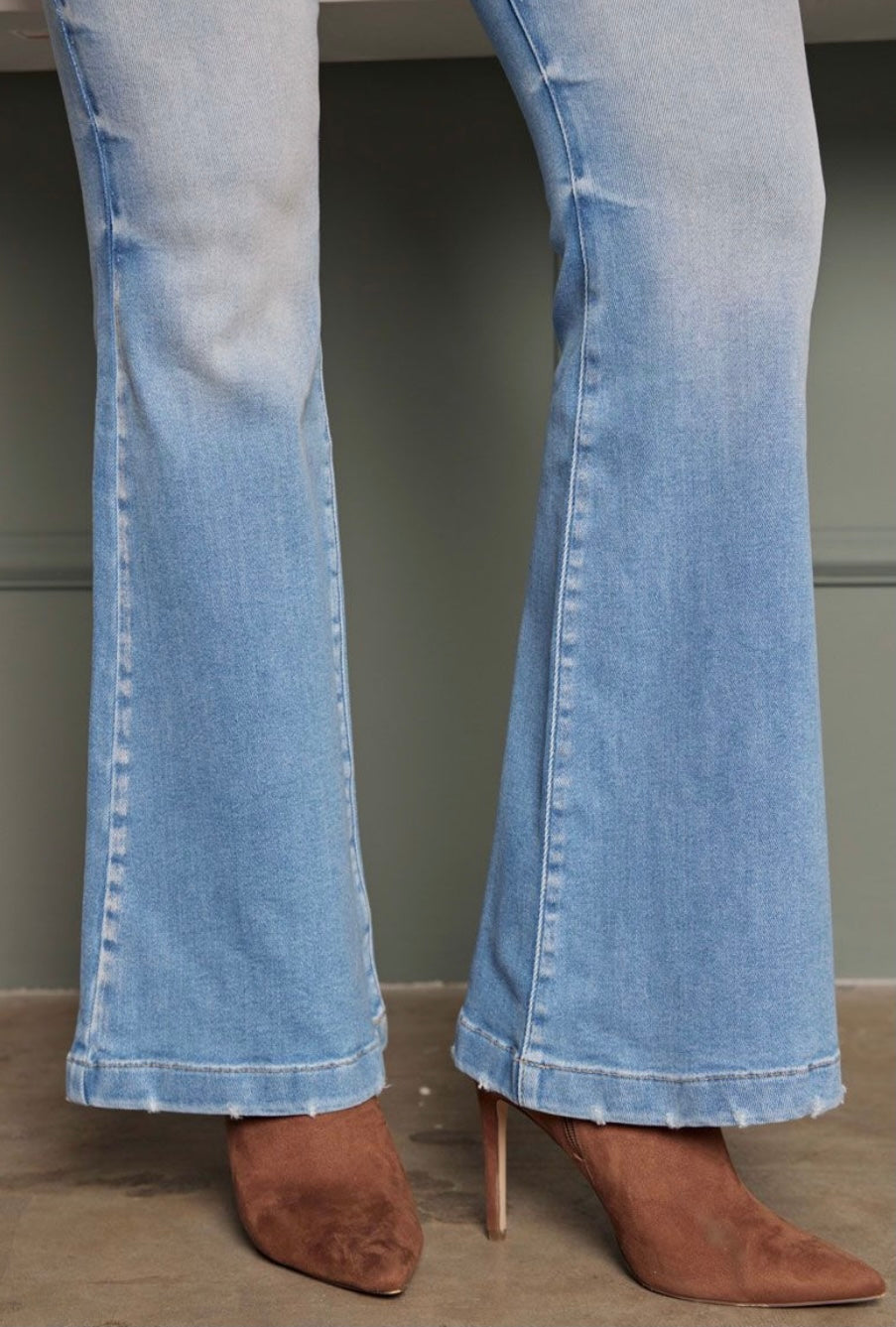 Dusty Trail Flares – KanCan